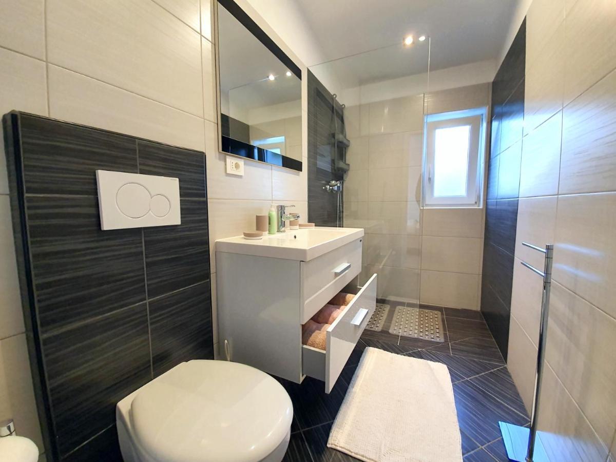 Apartma Marjeta Appartamento Pirano Esterno foto
